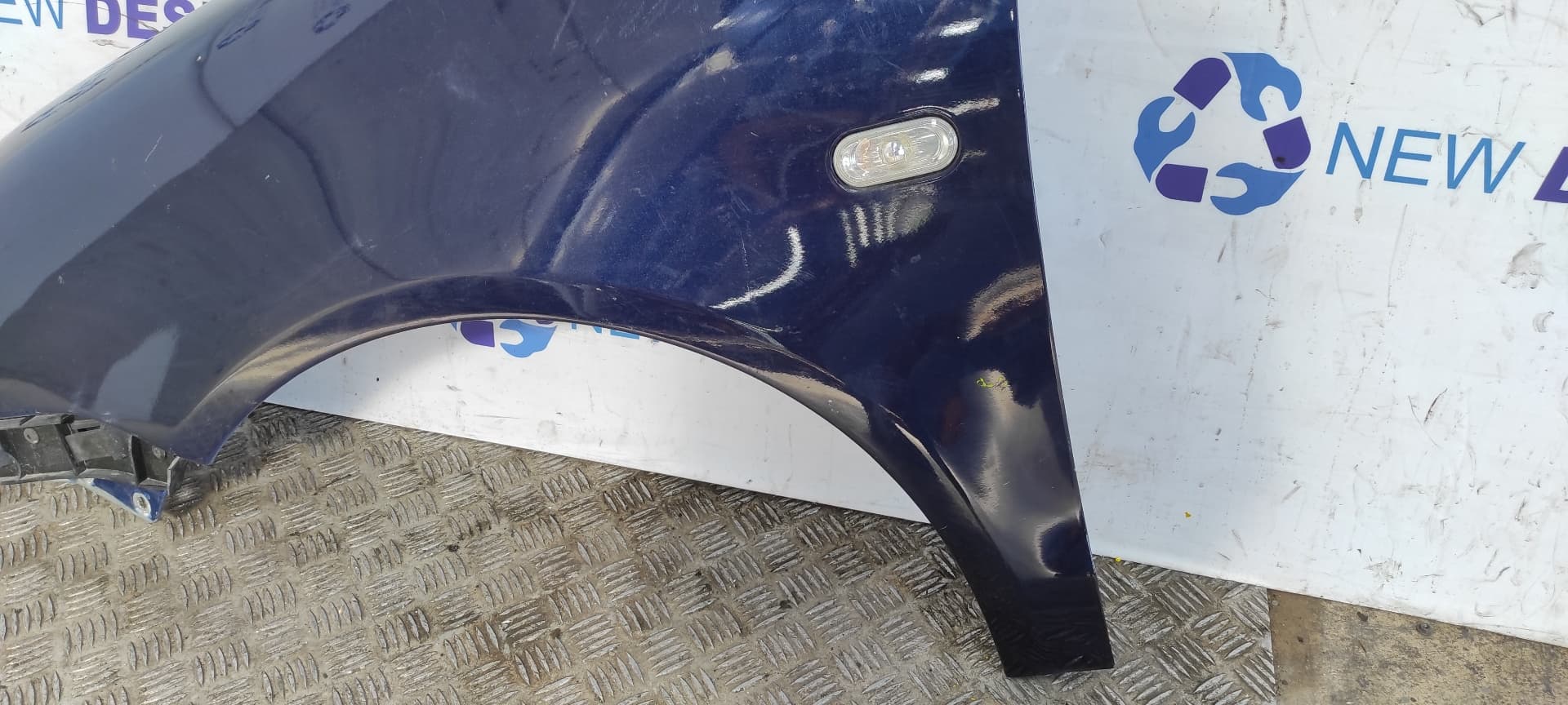 Recambio de ALETA DELANTERA IZQUIERDA para VOLKSWAGEN POLO (9N1) AMF referencia OEM IAM    - AZUL 6