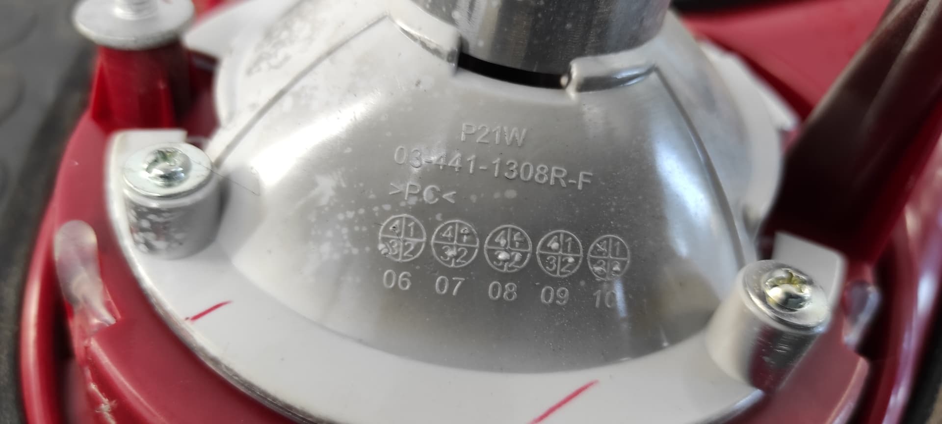 Recambio de PILOTO PORTON DERECHO para VOLKSWAGEN GOLF V BERLINA (1K1) GT Sport BKD referencia OEM IAM 084411308RR   - ROJO 4