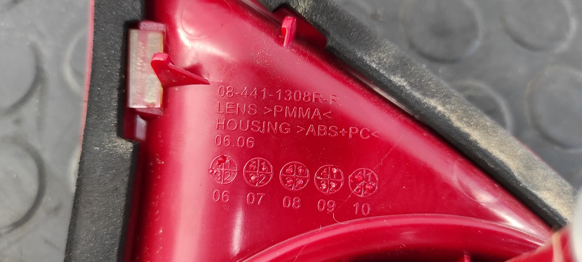 Recambio de PILOTO PORTON DERECHO para VOLKSWAGEN GOLF V BERLINA (1K1) GT Sport BKD referencia OEM IAM 084411308RR   - ROJO 8