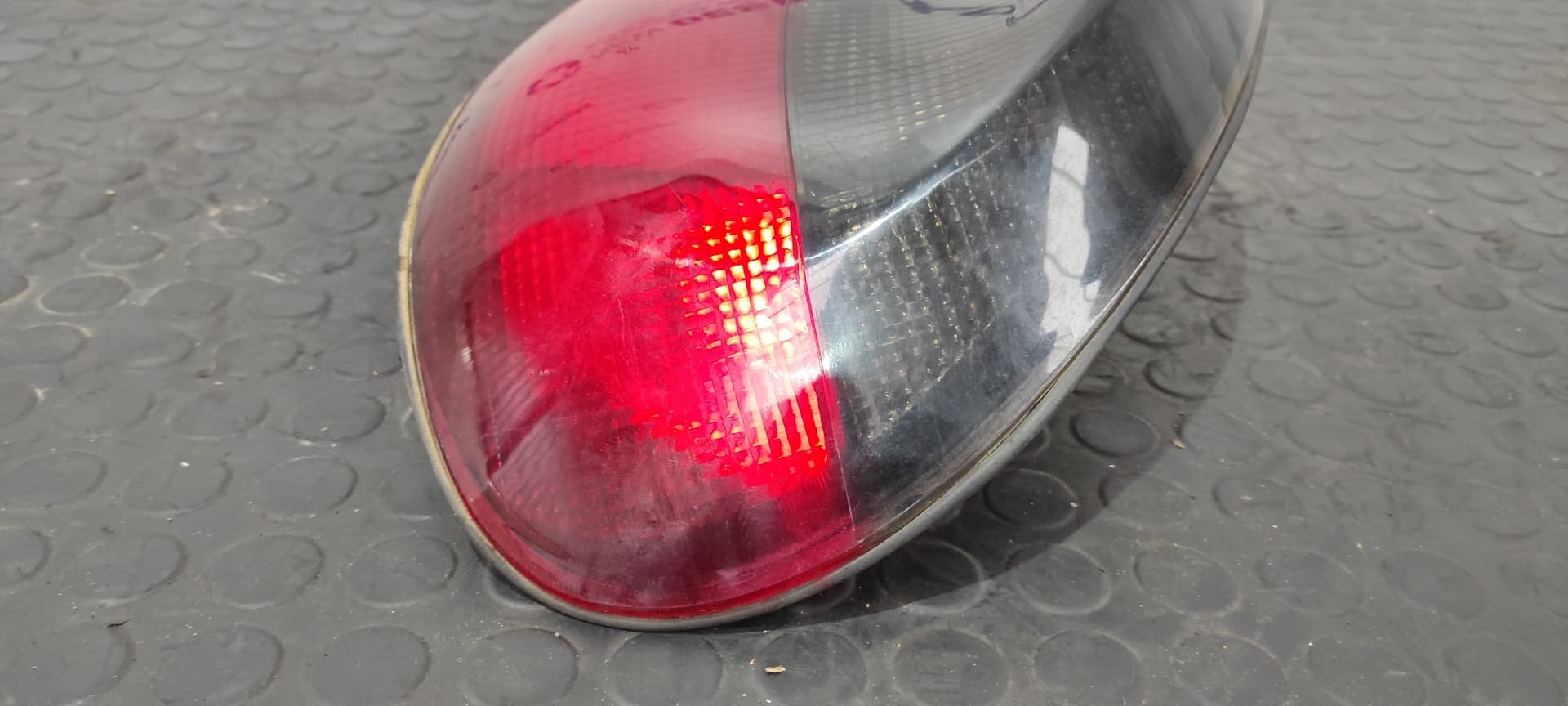 Recambio de PILOTO TRASERO DERECHO para OPEL TIGRA 1.4 16V X14XE referencia OEM IAM VALEO 5065   - ROJO 2