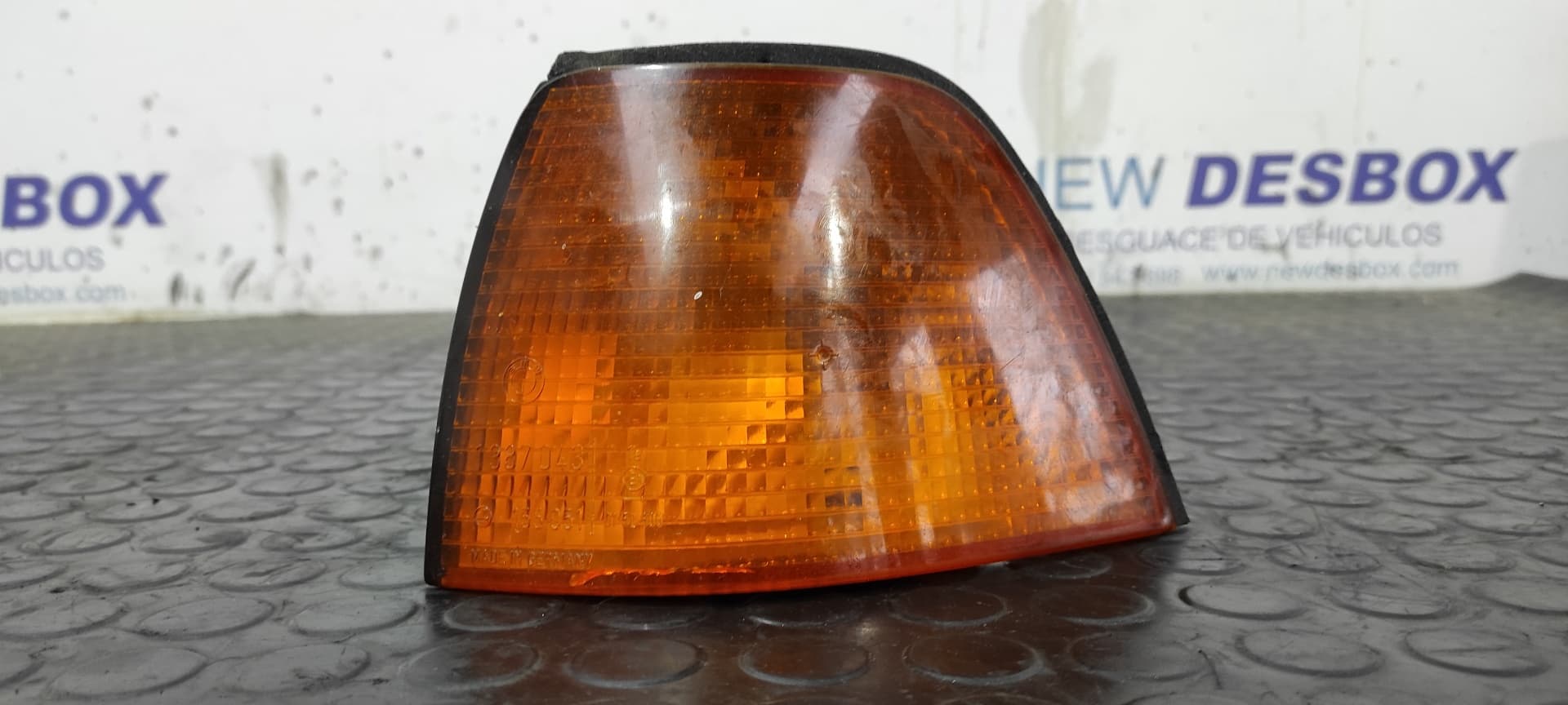 Recambio de PILOTO DELANTERO IZQUIERDO para BMW SERIE 3 BERLINA (E36) 1.7 Turbodiesel CAT M41D18INTER referencia OEM IAM 1387043   - NEGRO