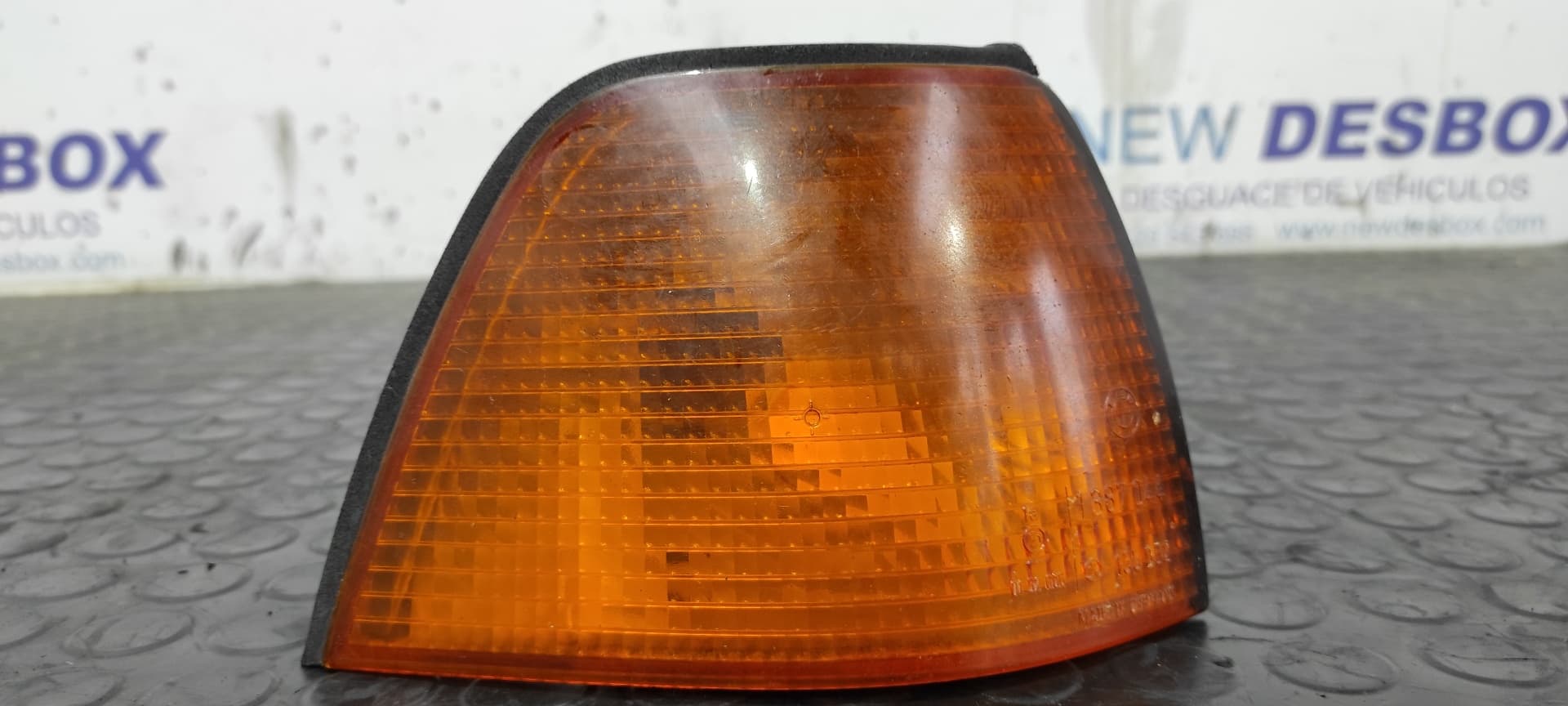 Recambio de PILOTO DELANTERO DERECHO para BMW SERIE 3 BERLINA (E36) 1.7 Turbodiesel CAT M41D18INTER referencia OEM IAM 1387044   - NEGRO