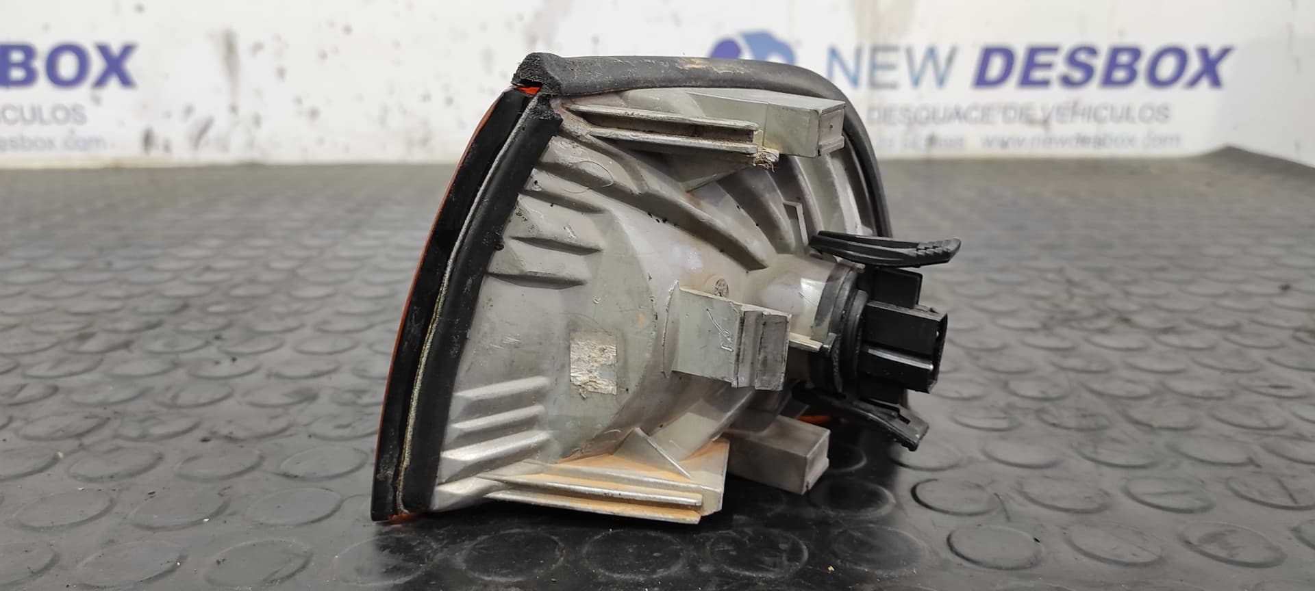 Recambio de PILOTO DELANTERO DERECHO para BMW SERIE 3 BERLINA (E36) 1.7 Turbodiesel CAT M41D18INTER referencia OEM IAM 1387044   - NEGRO 10