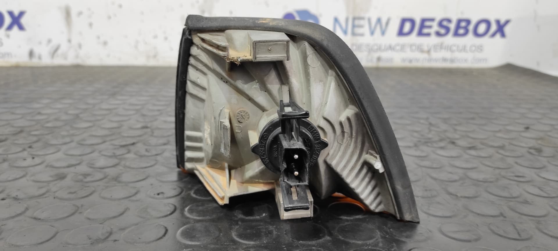 Recambio de PILOTO DELANTERO DERECHO para BMW SERIE 3 BERLINA (E36) 1.7 Turbodiesel CAT M41D18INTER referencia OEM IAM 1387044   - NEGRO 4