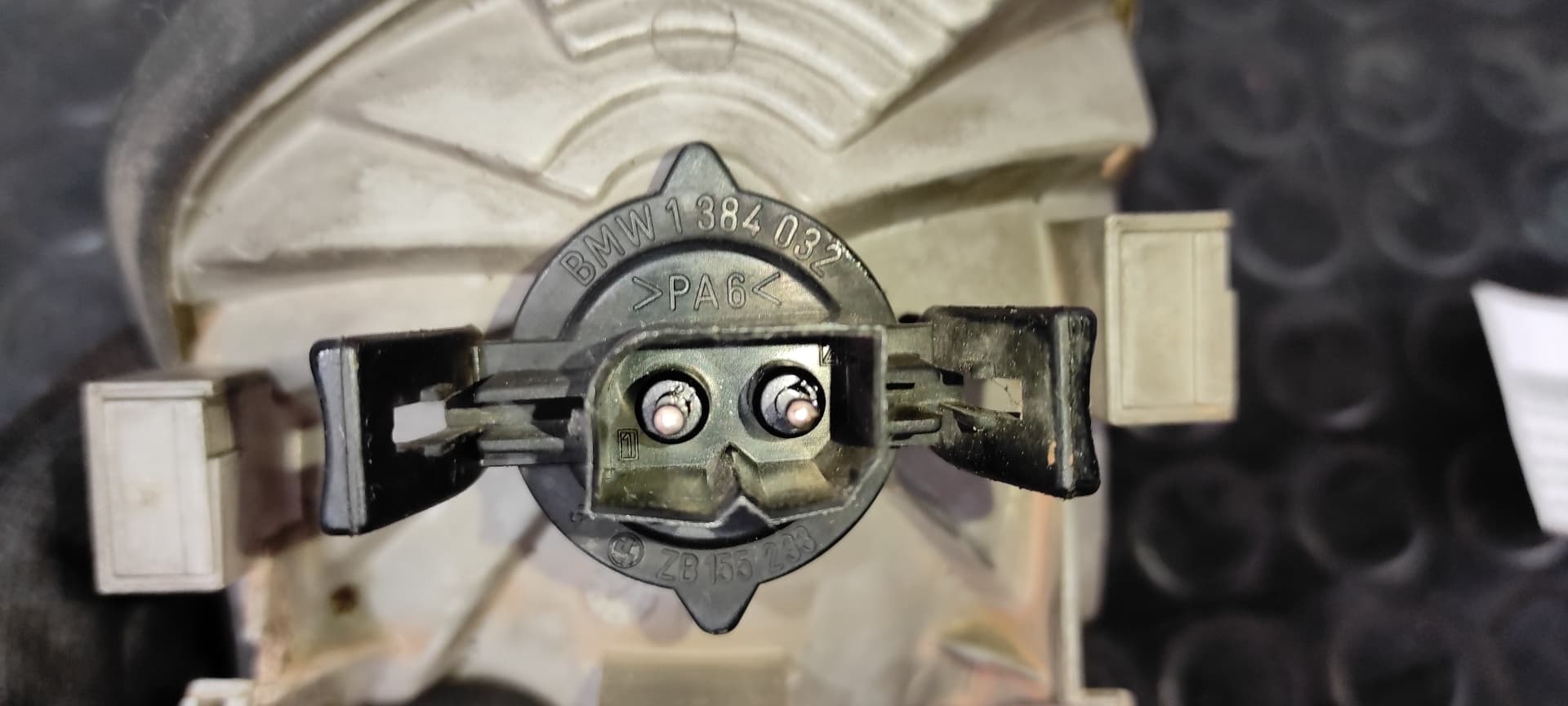 Recambio de PILOTO DELANTERO DERECHO para BMW SERIE 3 BERLINA (E36) 1.7 Turbodiesel CAT M41D18INTER referencia OEM IAM 1387044   - NEGRO 2