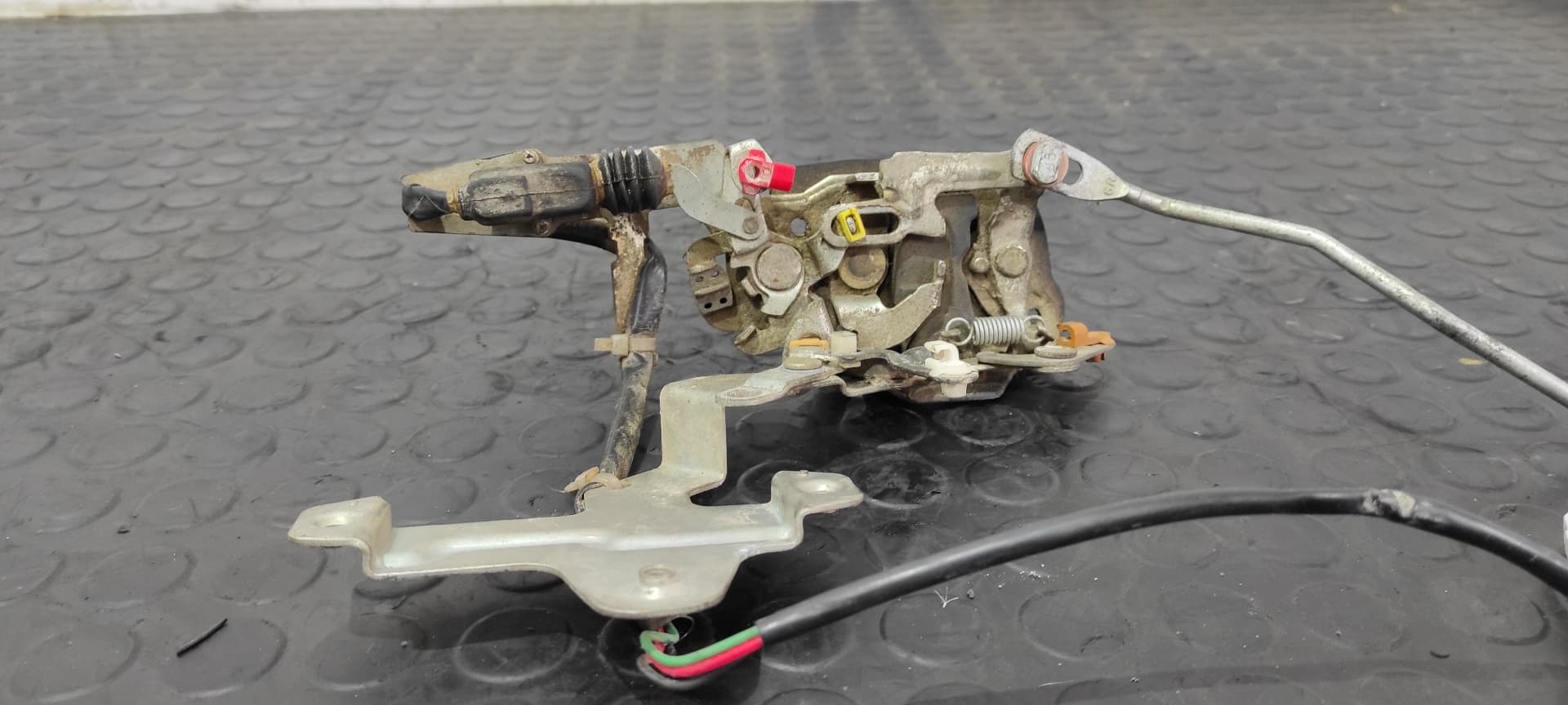 Recambio de CERRADURA PUERTA DELANTERA DERECHA para SUZUKI VITARA SE/SV (ET) referencia OEM IAM 2