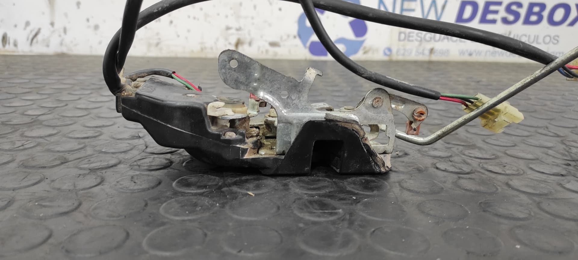 Recambio de CERRADURA PUERTA DELANTERA DERECHA para SUZUKI VITARA SE/SV (ET) referencia OEM IAM 2