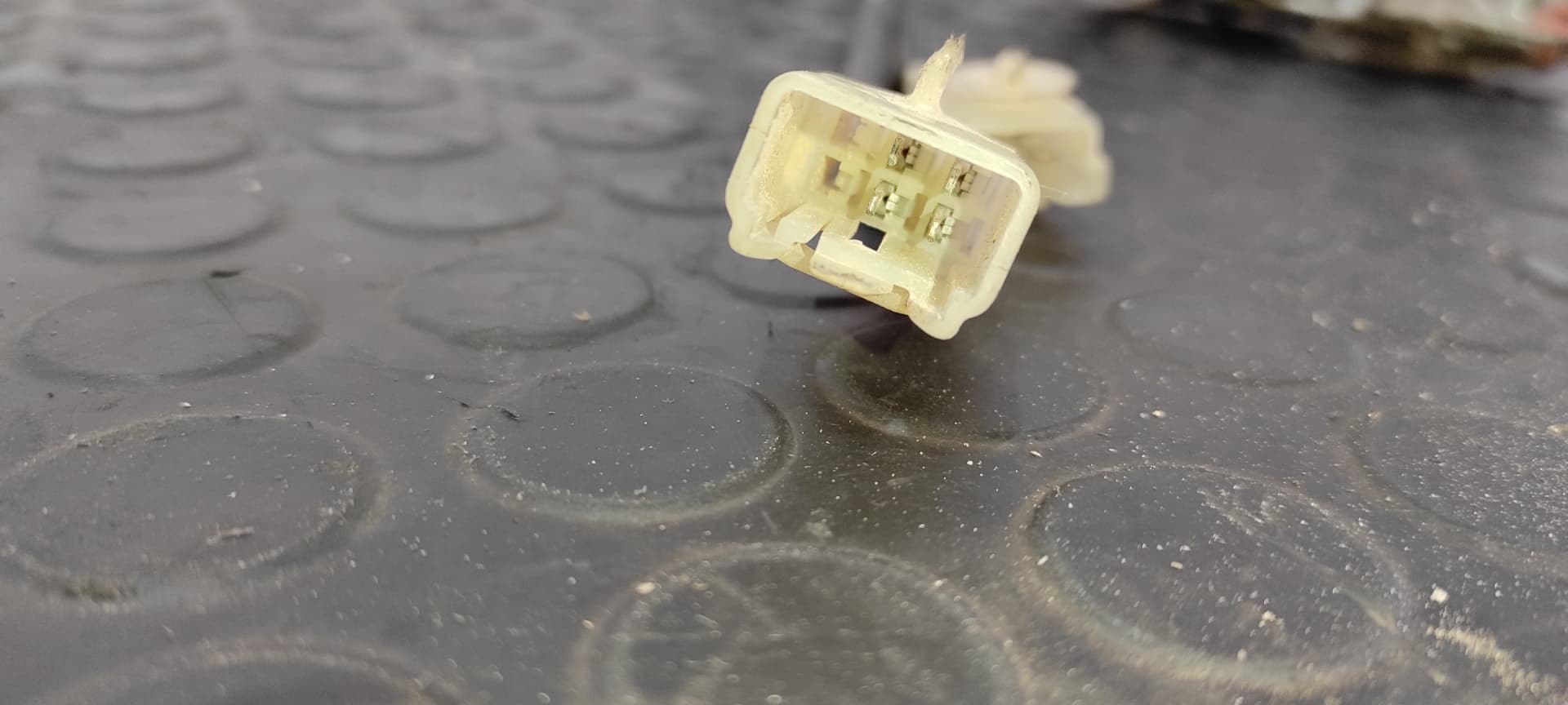 Recambio de CERRADURA PUERTA DELANTERA DERECHA para SUZUKI VITARA SE/SV (ET) referencia OEM IAM 3