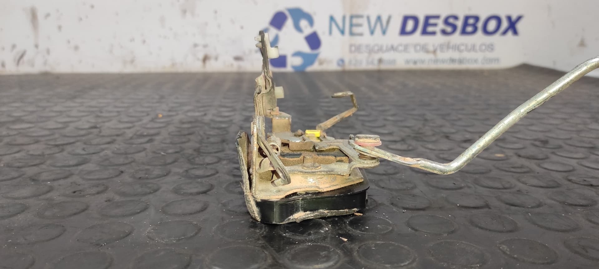 Recambio de CERRADURA PUERTA DELANTERA DERECHA para SUZUKI VITARA SE/SV (ET) referencia OEM IAM 3