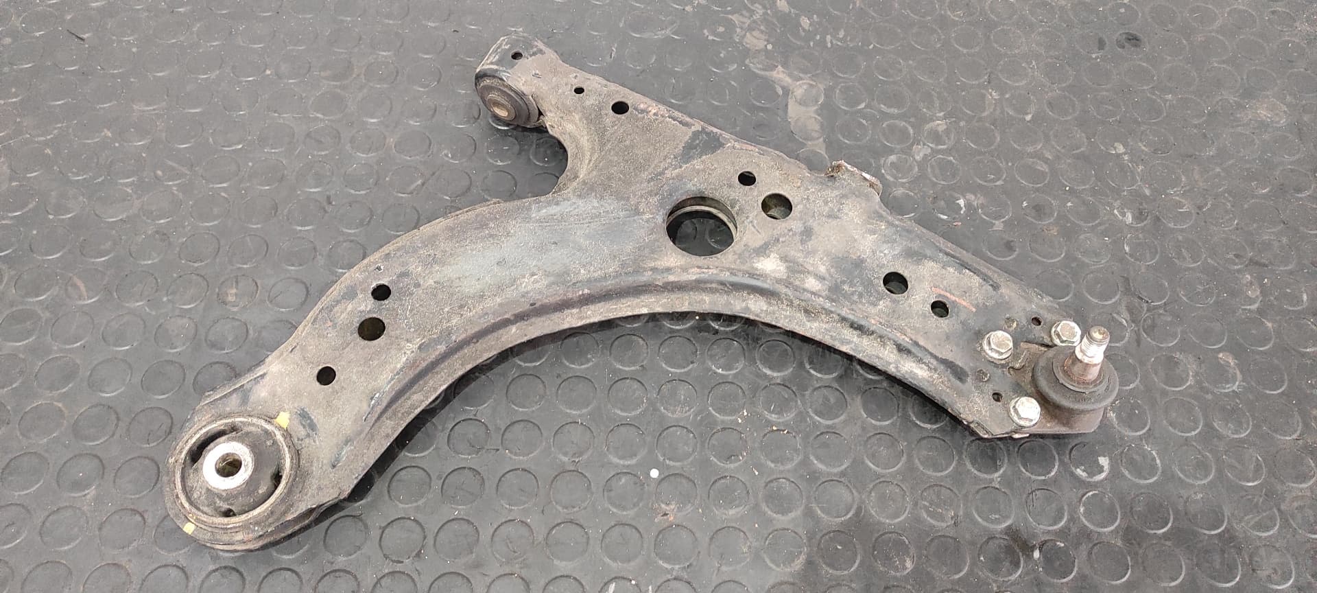 Recambio de BRAZO IZQUIERDO INFERIOR DELANTERO para SEAT TOLEDO (1M2) 1.9 TDI AHF referencia OEM IAM    - GRIS