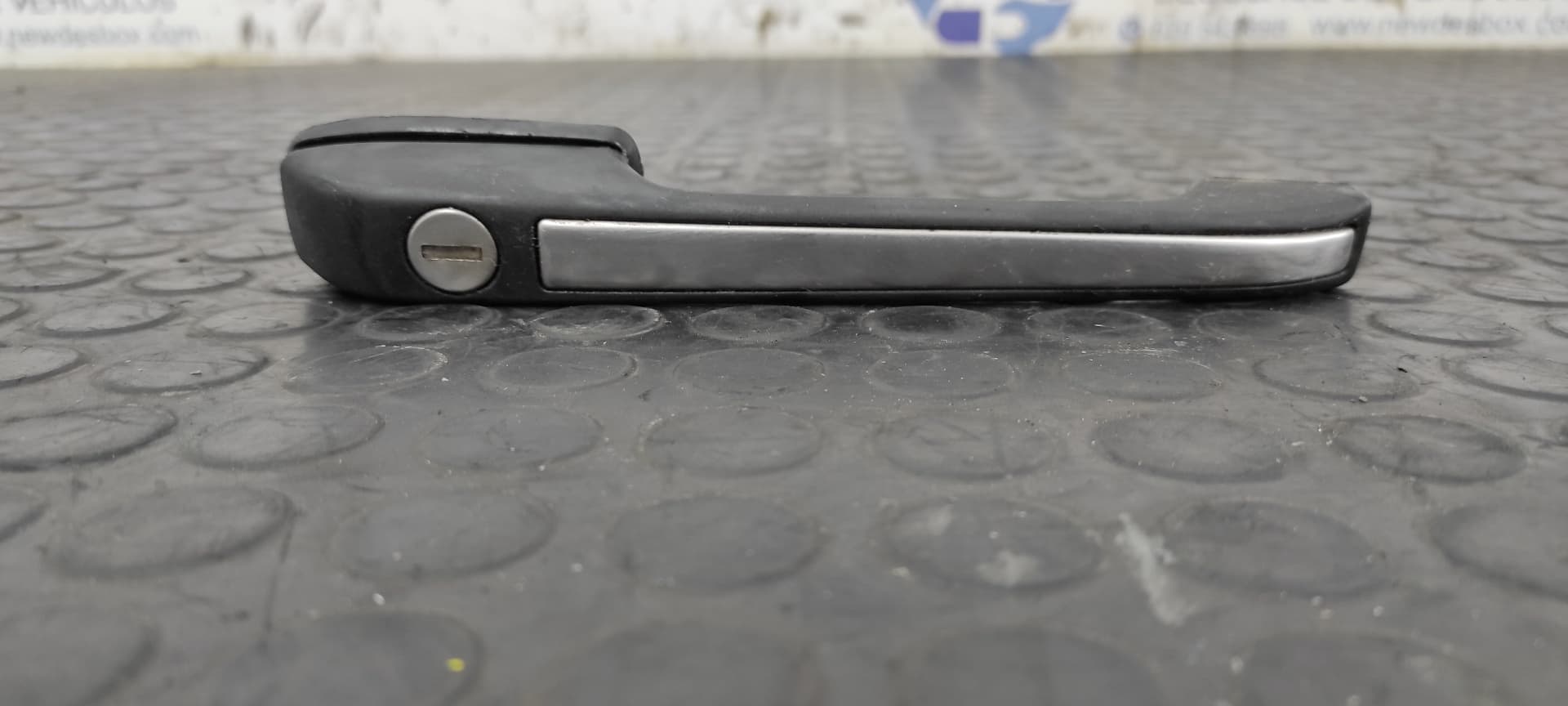 Recambio de MANETA DELANTERA DERECHA para VOLKSWAGEN GOLF I (171/173) referencia OEM IAM 171837211A
