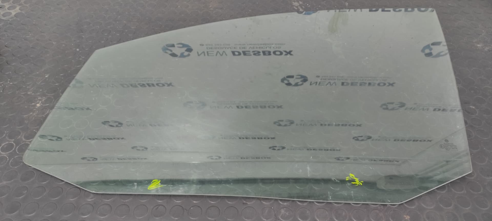Recambio de LUNA DELANTERA IZQUIERDA para VOLKSWAGEN TOURAN (1T1) referencia OEM IAM 43R001582