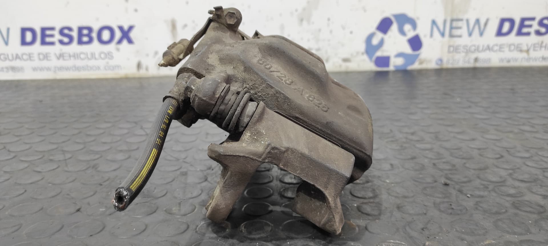 Recambio de PINZA DE FRENO DELANTERA DERECHA para PEUGEOT EXPERT KASTEN KOMFORT Confort acristalato Largo RHXDW10BTED referencia OEM IAM 6028A826   - ROJO 2