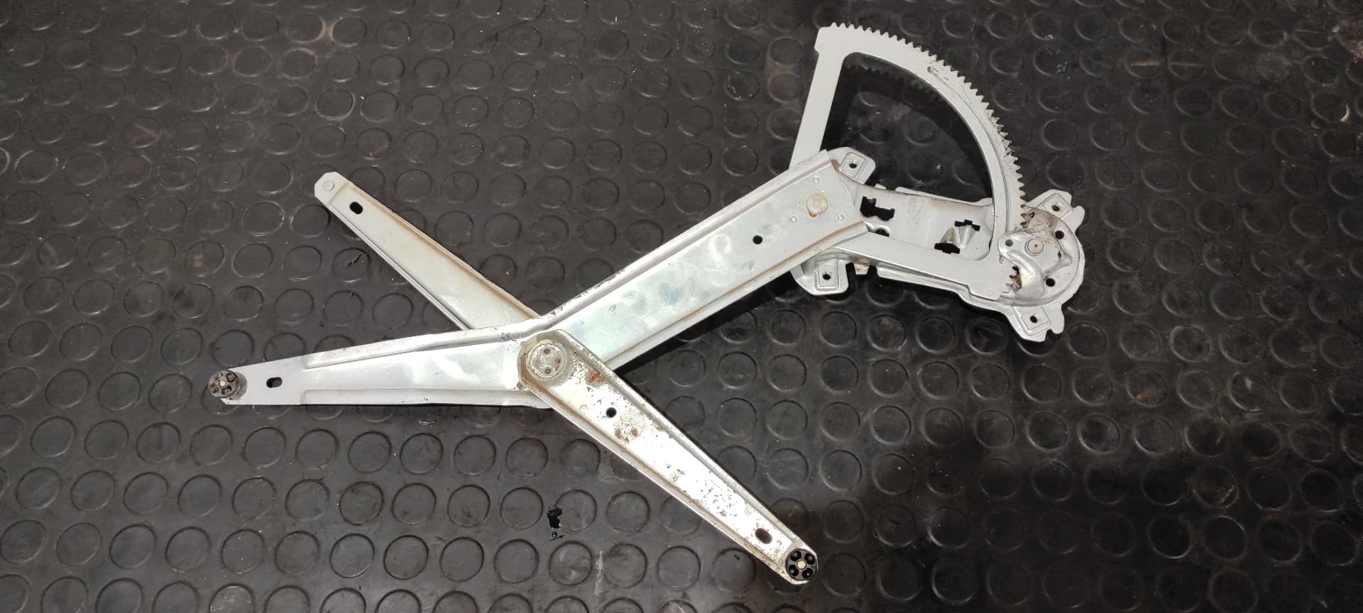 Recambio de ELEVALUNAS DELANTERO DERECHO para MERCEDES-BENZ MB 100 D CAJA CERRADA / COMBI Caja cerrada  (BM 631.332/342) 616963 referencia OEM IAM    - BLANCO 2
