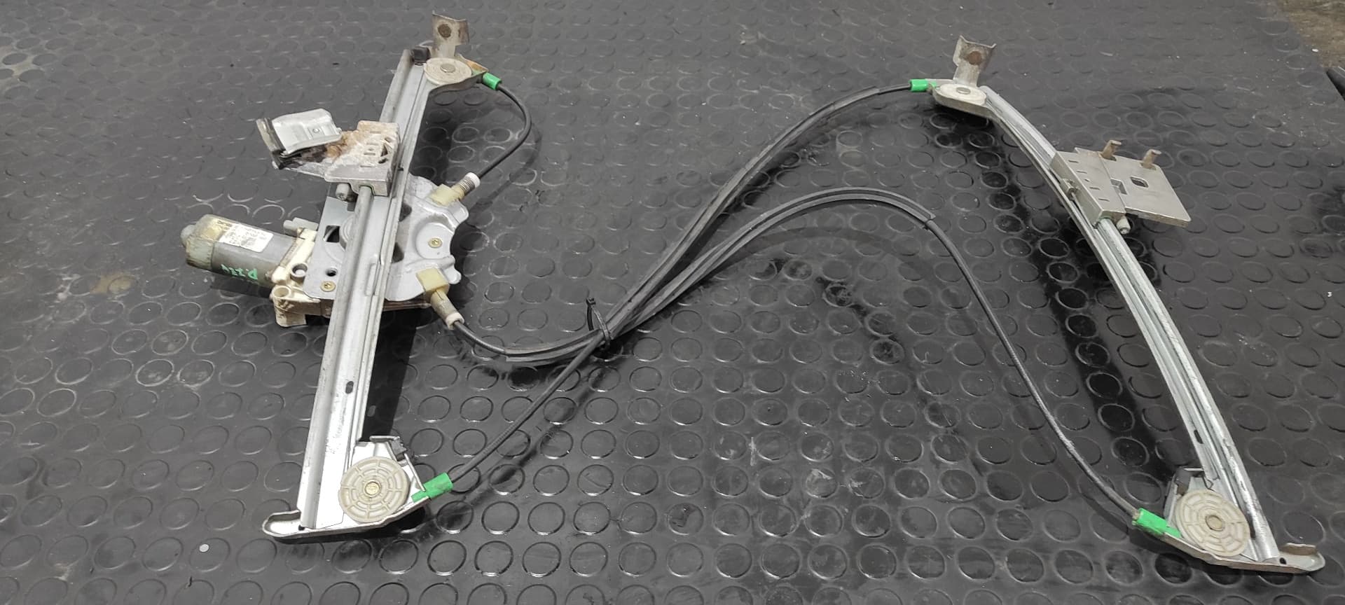Recambio de ELEVALUNAS DELANTERO IZQUIERDO para PEUGEOT 206 CC * NFUTU5JP4 referencia OEM IAM 9636627580   - ROJO