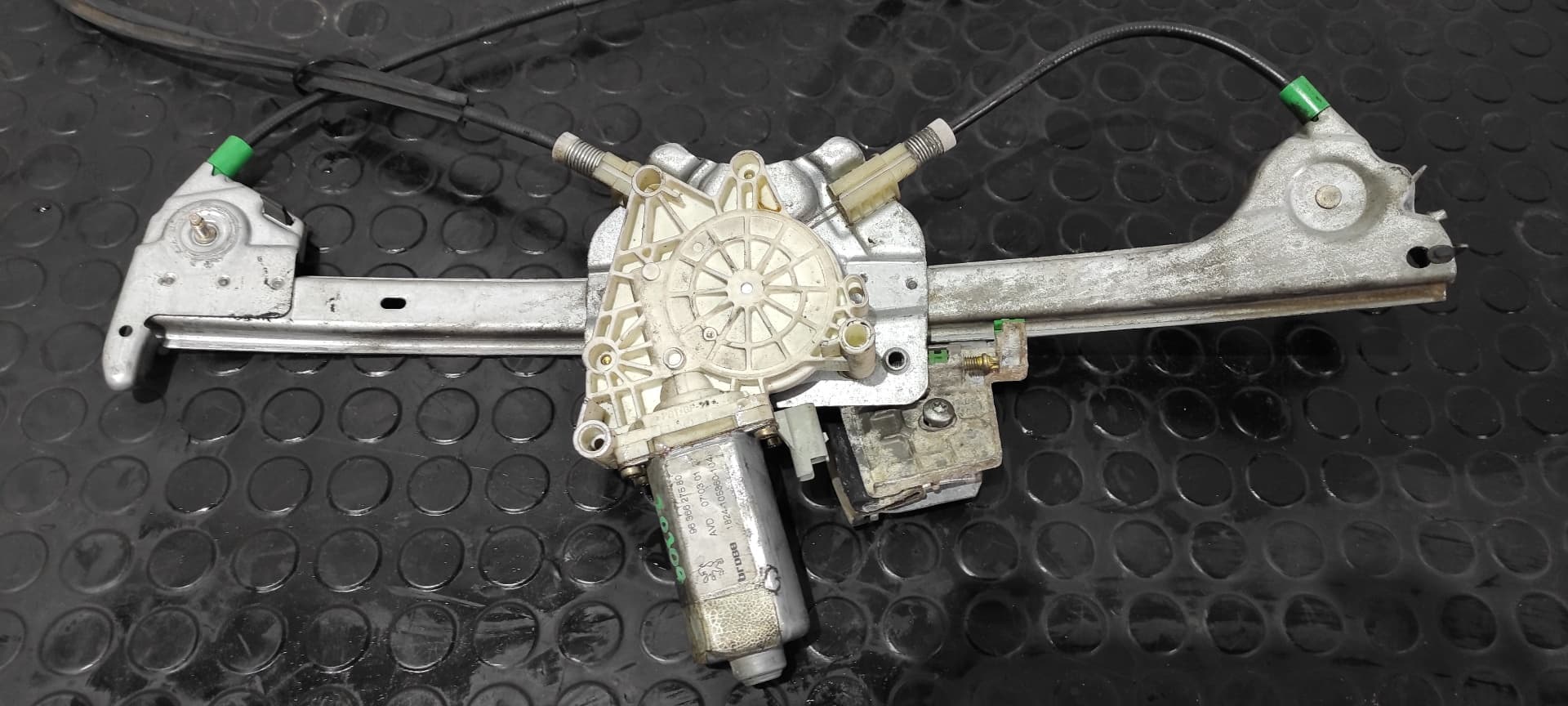Recambio de ELEVALUNAS DELANTERO IZQUIERDO para PEUGEOT 206 CC * NFUTU5JP4 referencia OEM IAM 9636627580   - ROJO 9