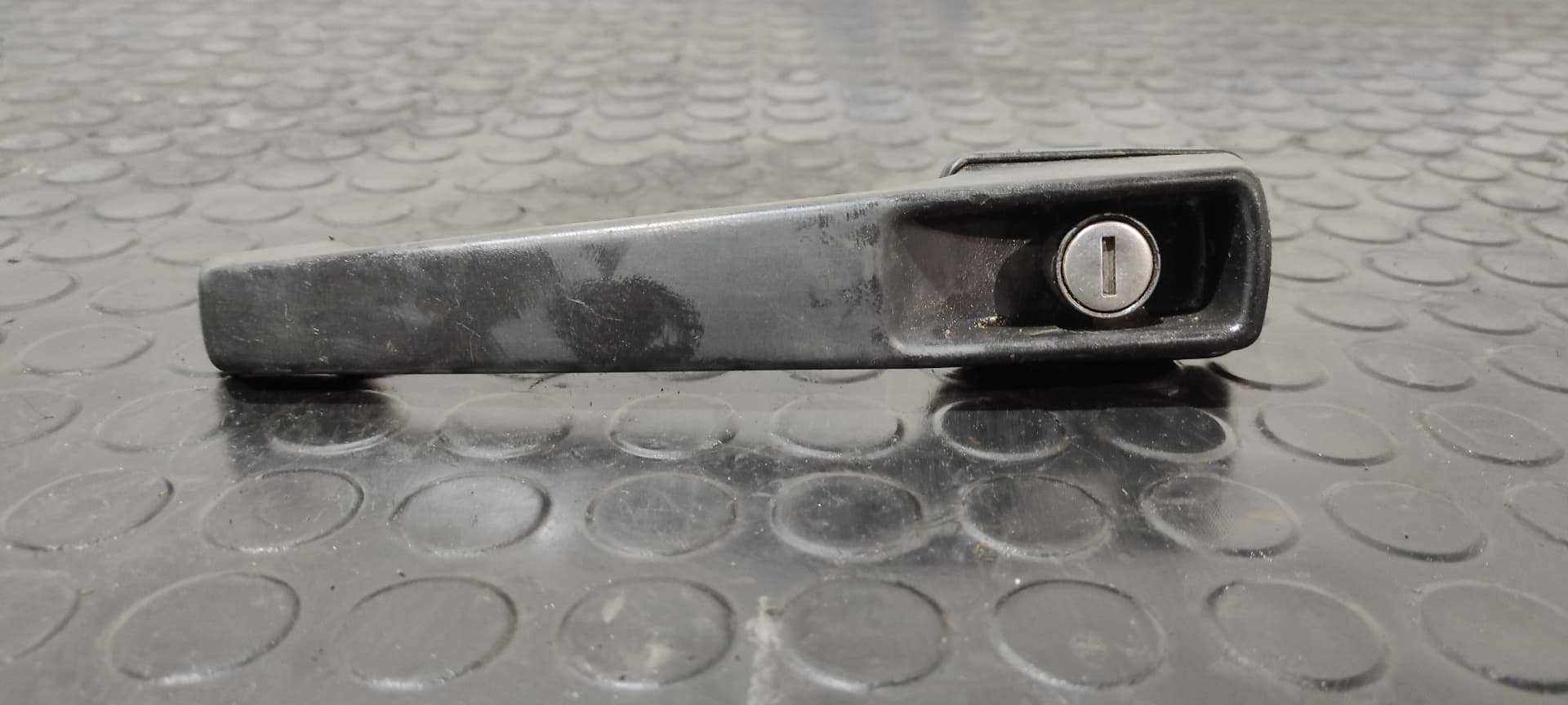 Recambio de MANETA DELANTERA DERECHA para MERCEDES-BENZ MB 100 D CAJA CERRADA / COMBI Caja cerrada  (BM 631.332/342) 616963 referencia OEM IAM    - BLANCO