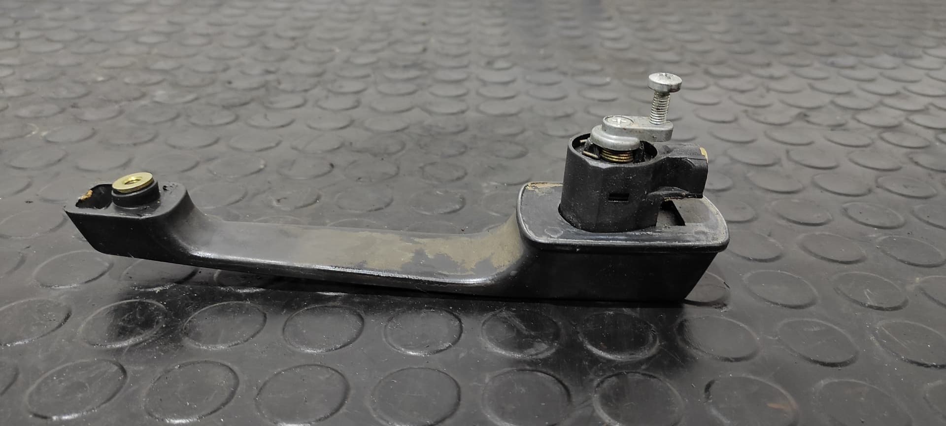 Recambio de MANETA DELANTERA DERECHA para MERCEDES-BENZ MB 100 D CAJA CERRADA / COMBI Caja cerrada  (BM 631.332/342) 616963 referencia OEM IAM    - BLANCO 5