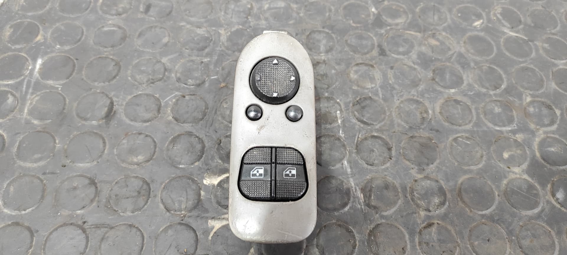 Recambio de MANDO ELEVALUNAS DELANTERO IZQUIERDO para SEAT ALHAMBRA (7V8) Gran Via AFN referencia OEM IAM 7M0867255M   - GRIS