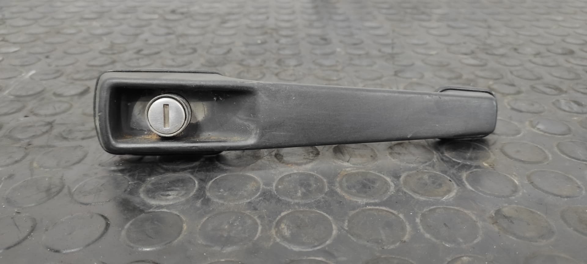 Recambio de MANETA TRASERA DERECHA para MERCEDES-BENZ MB 100 D CAJA CERRADA / COMBI Caja cerrada  (BM 631.332/342) 616963 referencia OEM IAM    - BLANCO