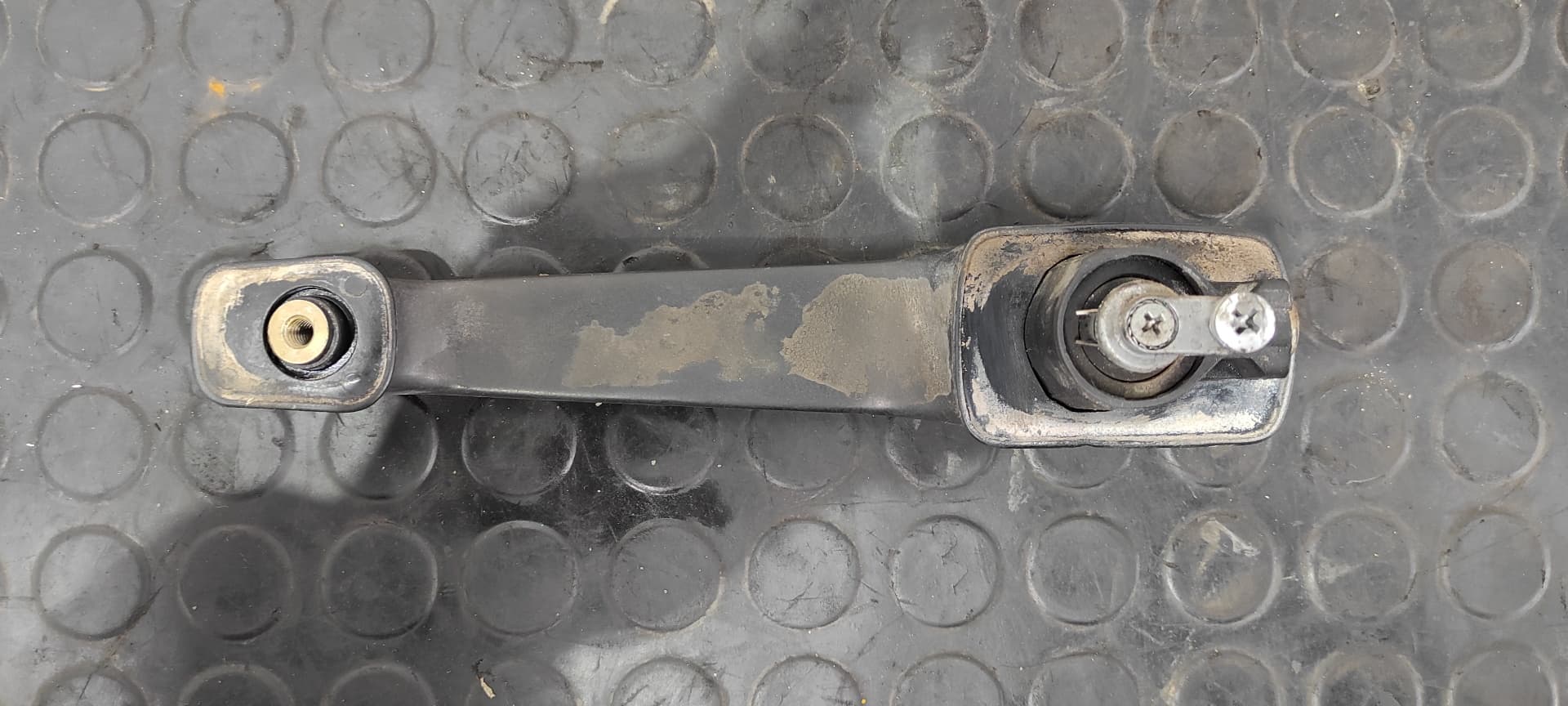 Recambio de MANETA TRASERA DERECHA para MERCEDES-BENZ MB 100 D CAJA CERRADA / COMBI Caja cerrada  (BM 631.332/342) 616963 referencia OEM IAM    - BLANCO 4