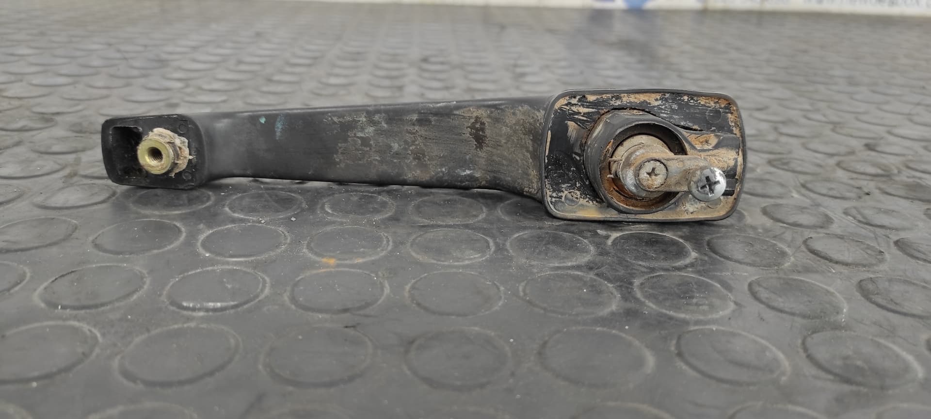 Recambio de MANETA  PUERTA CORREDERA DERECHA para MERCEDES-BENZ MB 100 D CAJA CERRADA / COMBI Caja cerrada  (BM 631.332/342) 616963 referencia OEM IAM    - BLANCO 3