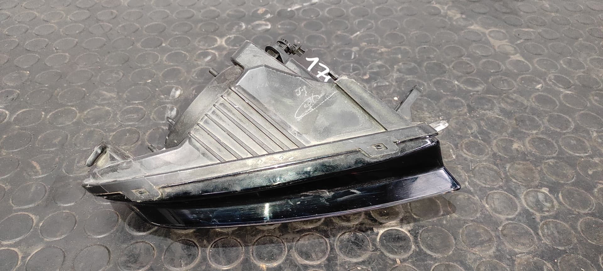 Recambio de FARO ANTINIEBLA DERECHO para AUDI A3 SPORTBACK (8VA) referencia OEM IAM 8V0941700C 2