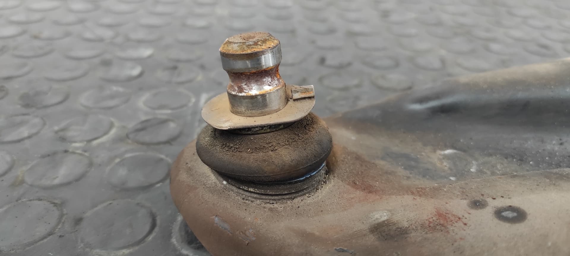 Recambio de BRAZO IZQUIERDO INFERIOR DELANTERO para DACIA LOGAN Ambiance K9KK7 referencia OEM IAM 863F086   - PLATA 2