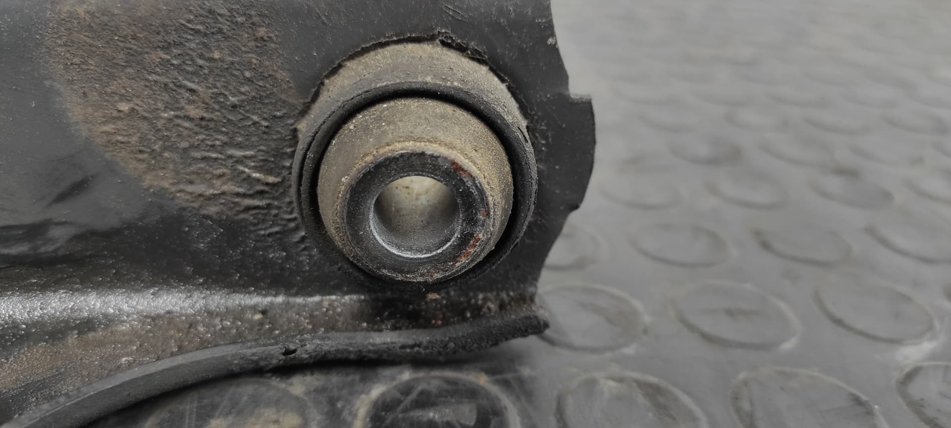 Recambio de BRAZO IZQUIERDO INFERIOR DELANTERO para DACIA LOGAN Ambiance K9KK7 referencia OEM IAM 863F086   - PLATA 6