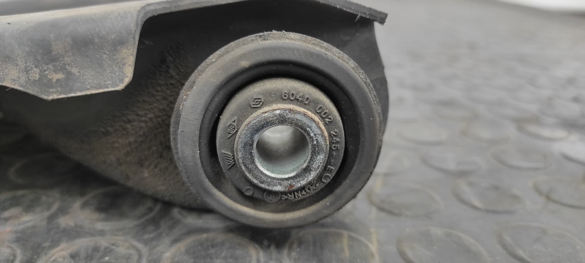 Recambio de BRAZO IZQUIERDO INFERIOR DELANTERO para DACIA LOGAN Ambiance K9KK7 referencia OEM IAM 863F086   - PLATA 5
