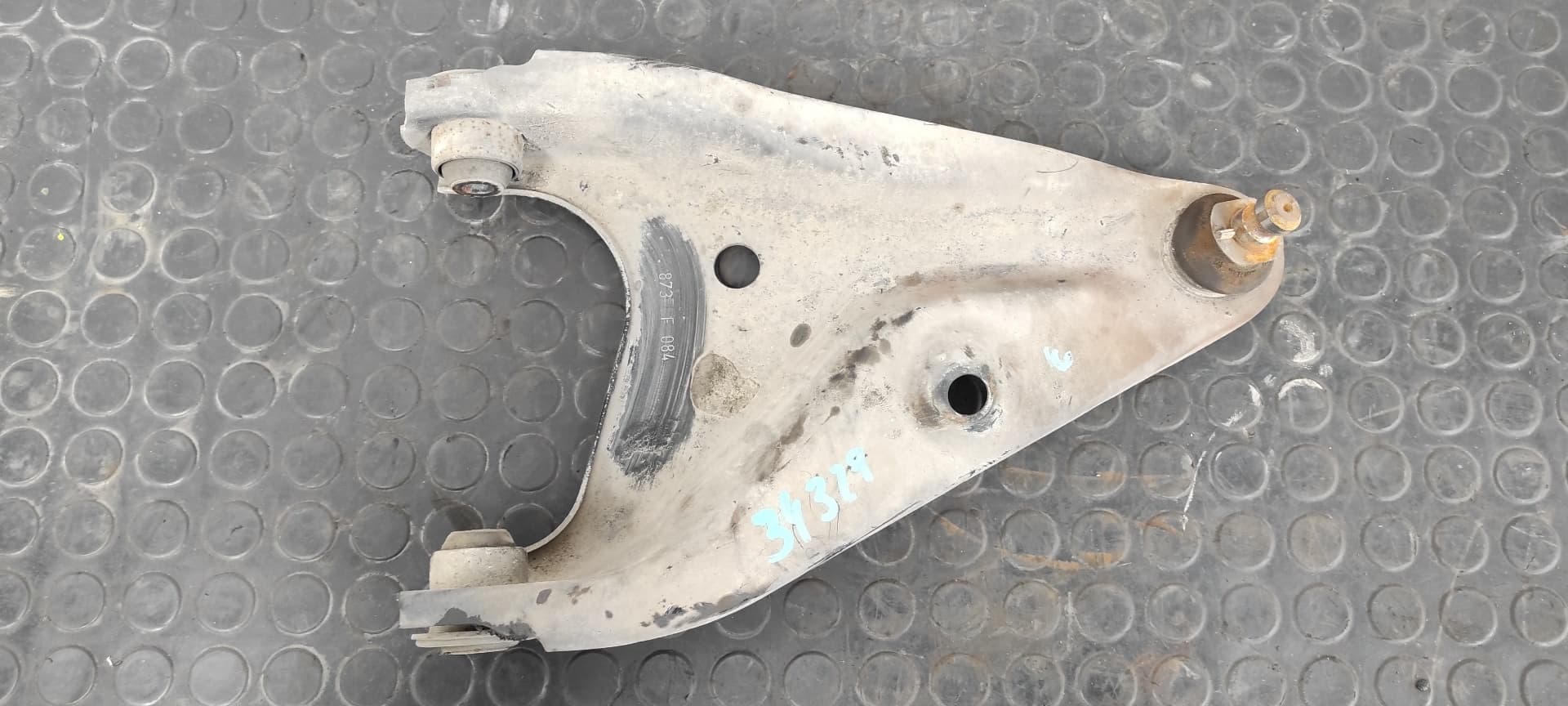 Recambio de BRAZO DERECHO INFERIOR DELANTERO para DACIA LOGAN Ambiance K9KK7 referencia OEM IAM 837F084   - PLATA