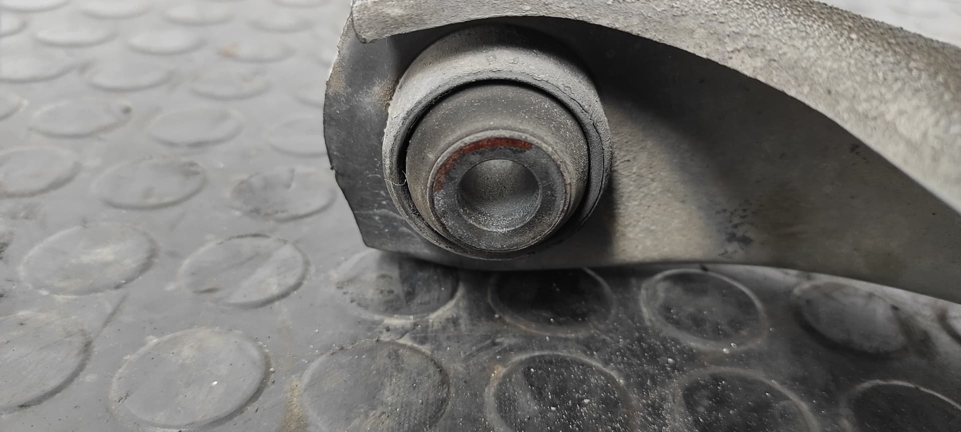 Recambio de BRAZO DERECHO INFERIOR DELANTERO para DACIA LOGAN Ambiance K9KK7 referencia OEM IAM 837F084   - PLATA 4