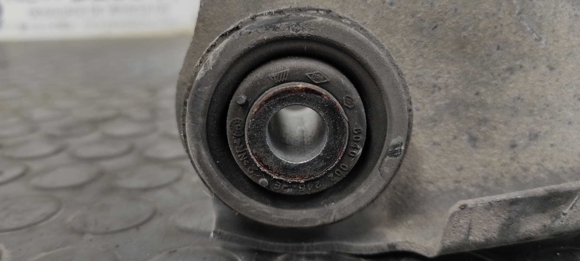 Recambio de BRAZO DERECHO INFERIOR DELANTERO para DACIA LOGAN Ambiance K9KK7 referencia OEM IAM 837F084   - PLATA 7