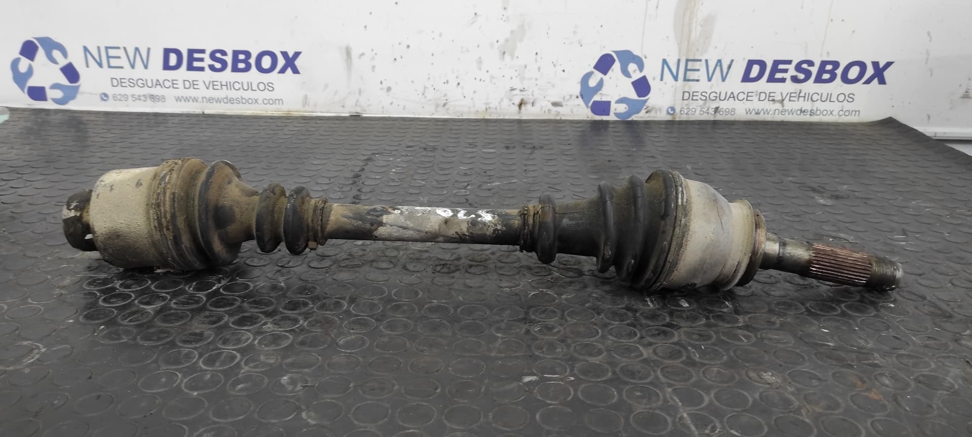 Recambio de TRANSMISION DELANTERA IZQUIERDA para MERCEDES-BENZ MB SERIE:100 D CAJA ABIERTA (W631) Base   (BM 631.340 / 349) 616963 referencia OEM IAM    - BLANCO
