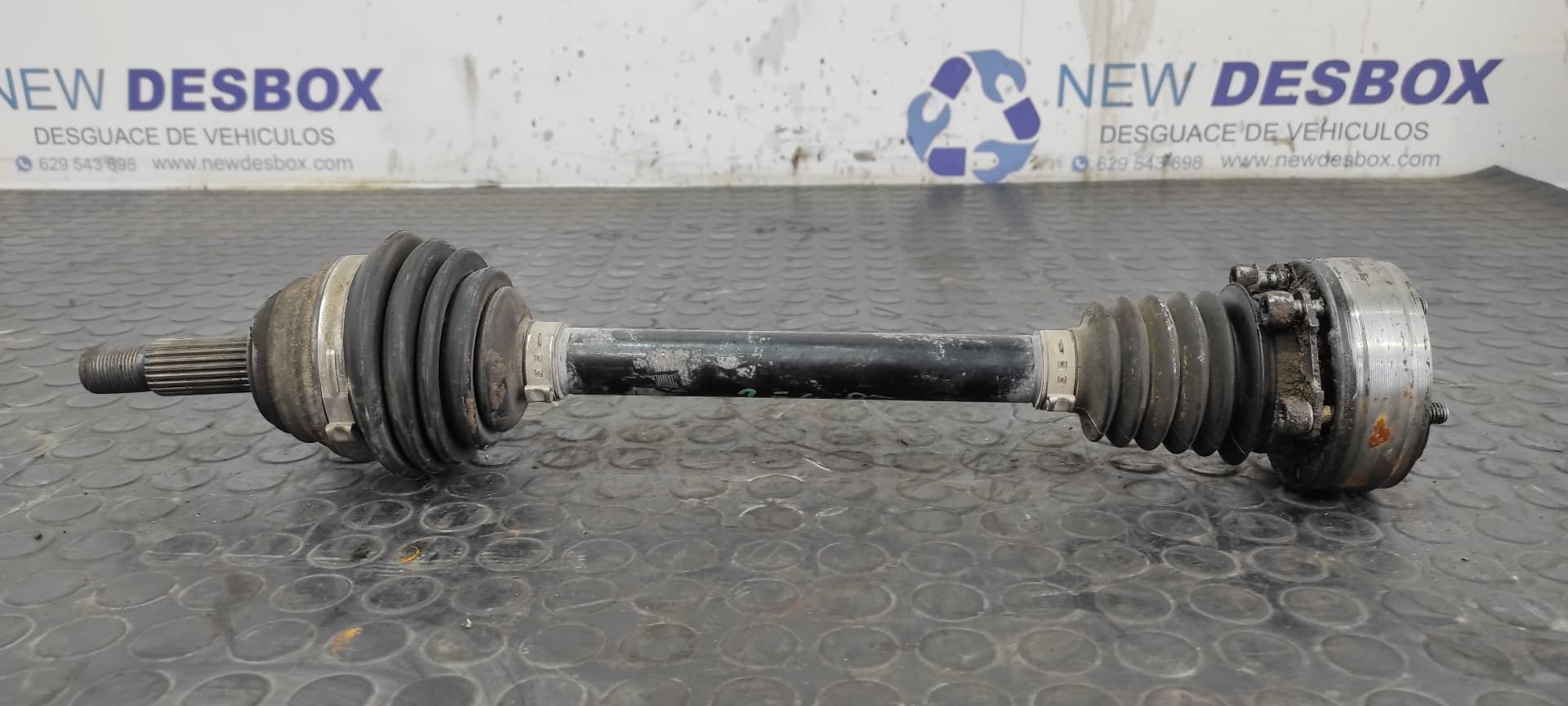 Recambio de TRANSMISION DELANTERA IZQUIERDA para VOLKSWAGEN POLO BERLINA (6N1) Concept AER referencia OEM IAM    - NEGRO