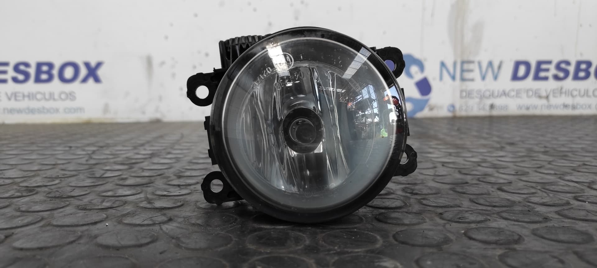 Recambio de FARO ANTINIEBLA DERECHO para LAND ROVER FREELANDER (LR2) 2.2 Td4 CAT 224DT referencia OEM IAM LR057400   - AZUL