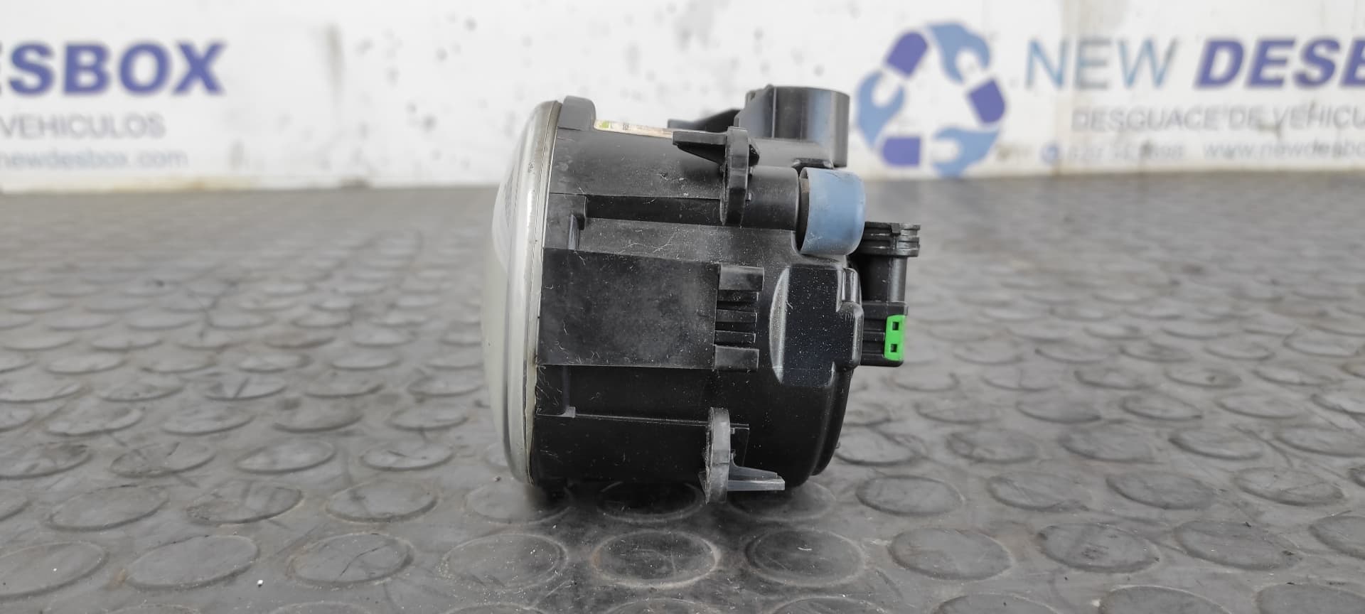 Recambio de FARO ANTINIEBLA DERECHO para LAND ROVER FREELANDER (LR2) 2.2 Td4 CAT 224DT referencia OEM IAM LR057400   - AZUL 3