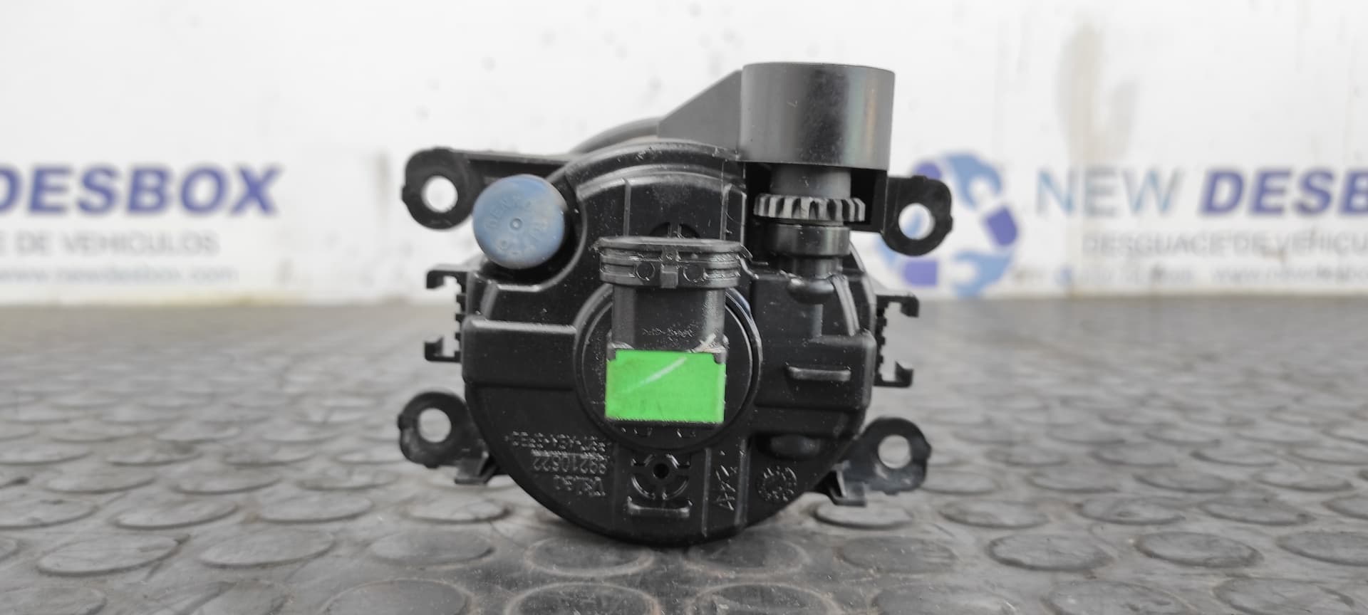 Recambio de FARO ANTINIEBLA DERECHO para LAND ROVER FREELANDER (LR2) 2.2 Td4 CAT 224DT referencia OEM IAM LR057400   - AZUL 9