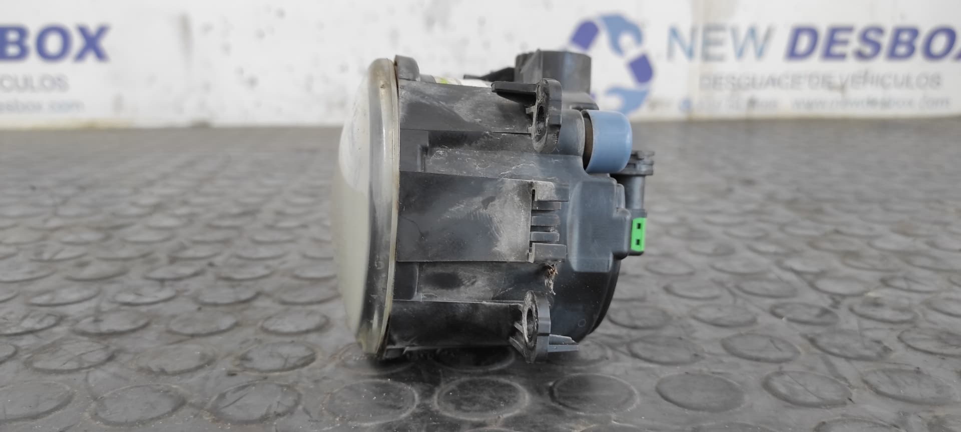 Recambio de FARO ANTINIEBLA IZQUIERDO para LAND ROVER FREELANDER (LR2) 2.2 Td4 CAT 224DT referencia OEM IAM LR057400   - AZUL 2