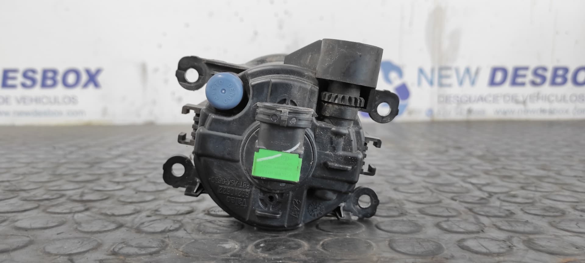 Recambio de FARO ANTINIEBLA IZQUIERDO para LAND ROVER FREELANDER (LR2) 2.2 Td4 CAT 224DT referencia OEM IAM LR057400   - AZUL 9