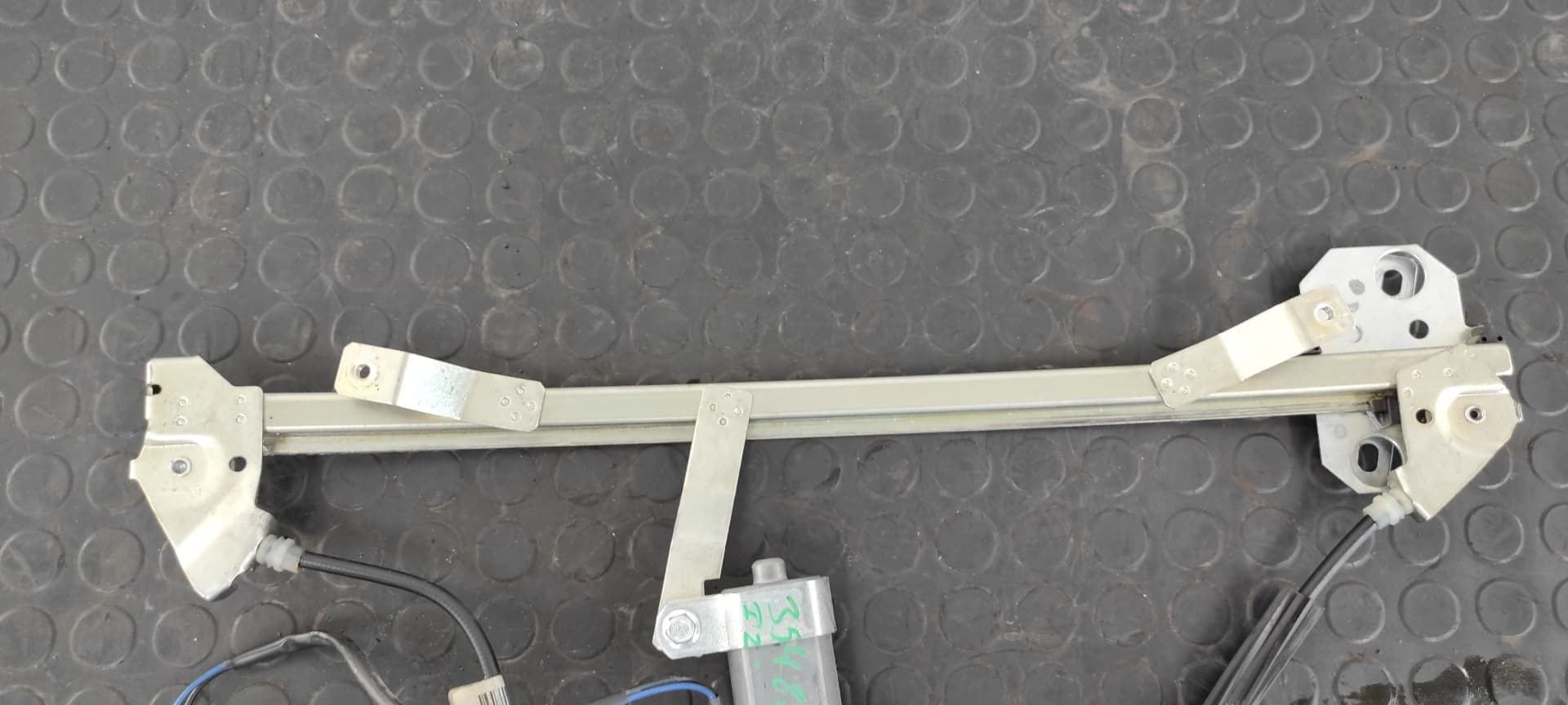 Recambio de ELEVALUNAS DELANTERO IZQUIERDO para OPEL KADETT D Básico Berlina 16SV referencia OEM IAM    - BLANCO 2