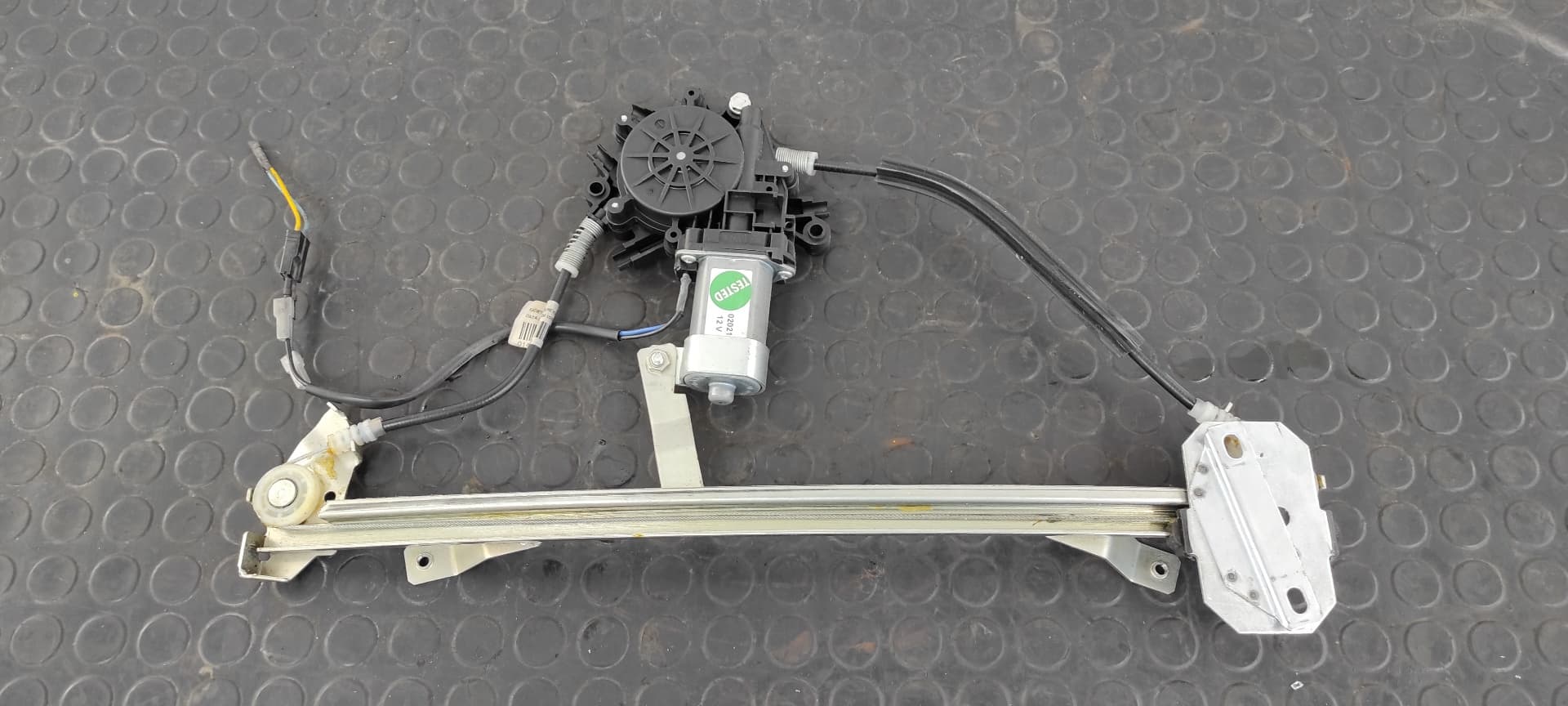 Recambio de ELEVALUNAS DELANTERO IZQUIERDO para OPEL KADETT D Básico Berlina 16SV referencia OEM IAM    - BLANCO 5