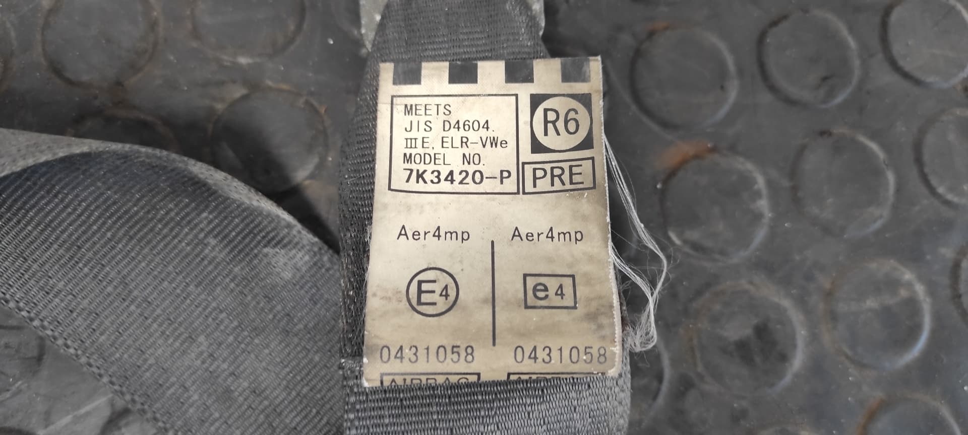 Recambio de CINTURON DELANTERO DERECHO para TOYOTA COROLLA VERSO (E12) 1ZZFE referencia OEM IAM G087917   - GRIS PLATA 2