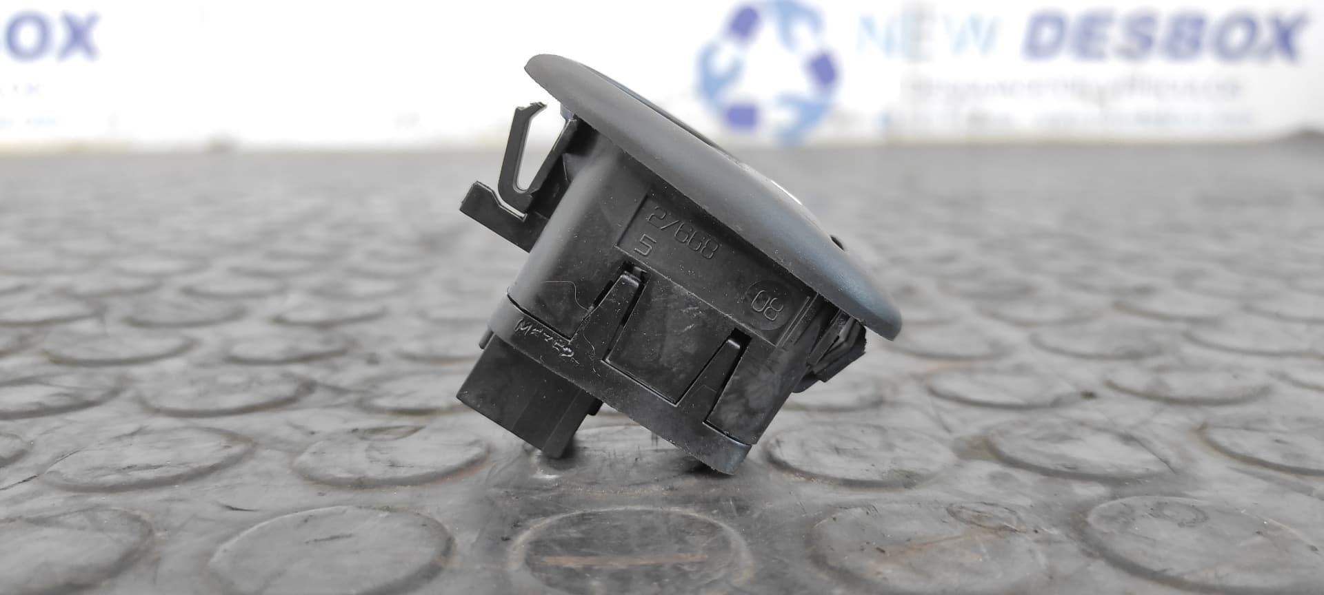 Recambio de MANDO ELEVALUNAS DELANTERO IZQUIERDO para CITROEN C3 1,6 16V Exclusive NFUTU5JP4 referencia OEM IAM 96401469XT   - GRIS 6