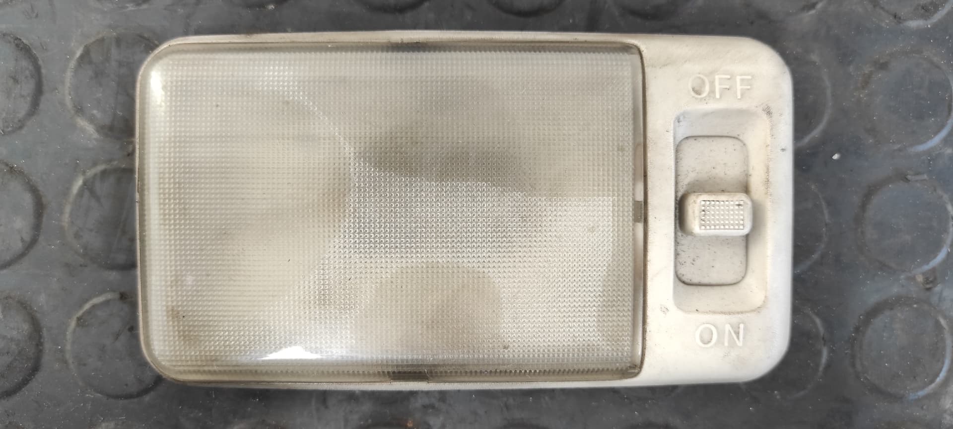 Recambio de LUZ INTERIOR para LAND ROVER DISCOVERY (SALLJG/LJ) TDi (3-ptas.) D21L referencia OEM IAM    - ROJO