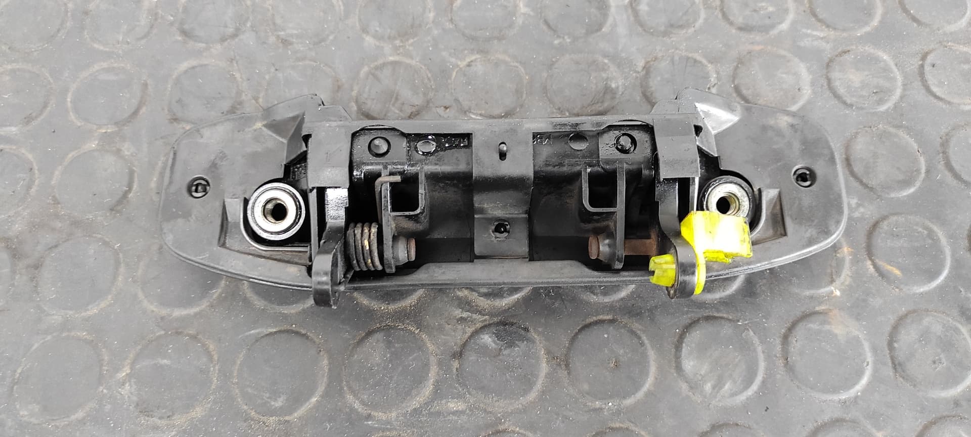 Recambio de MANETA DELANTERA IZQUIERDA para MITSUBISHI MONTERO (V20/V40) 2800 TD American Dream (3-ptas.) 4M40 referencia OEM IAM MB6692441   - AZUL 4
