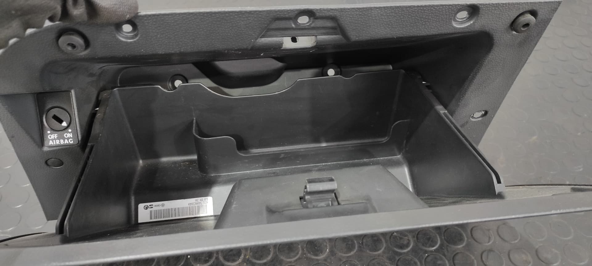 Recambio de GUANTERA para SEAT IBIZA (6J5) Good Stuff BXW referencia OEM IAM 6J1857103A   - ROJO 3