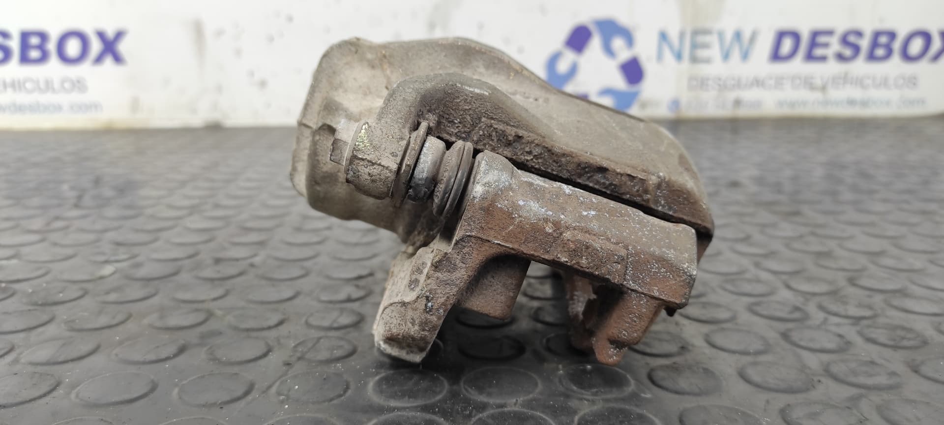 Recambio de PINZA DE FRENO DELANTERA IZQUIERDA para PEUGEOT 206 CC 1.6 16V CAT NFUTU5JP4 referencia OEM IAM 0204 Y01131   - ROJO 4