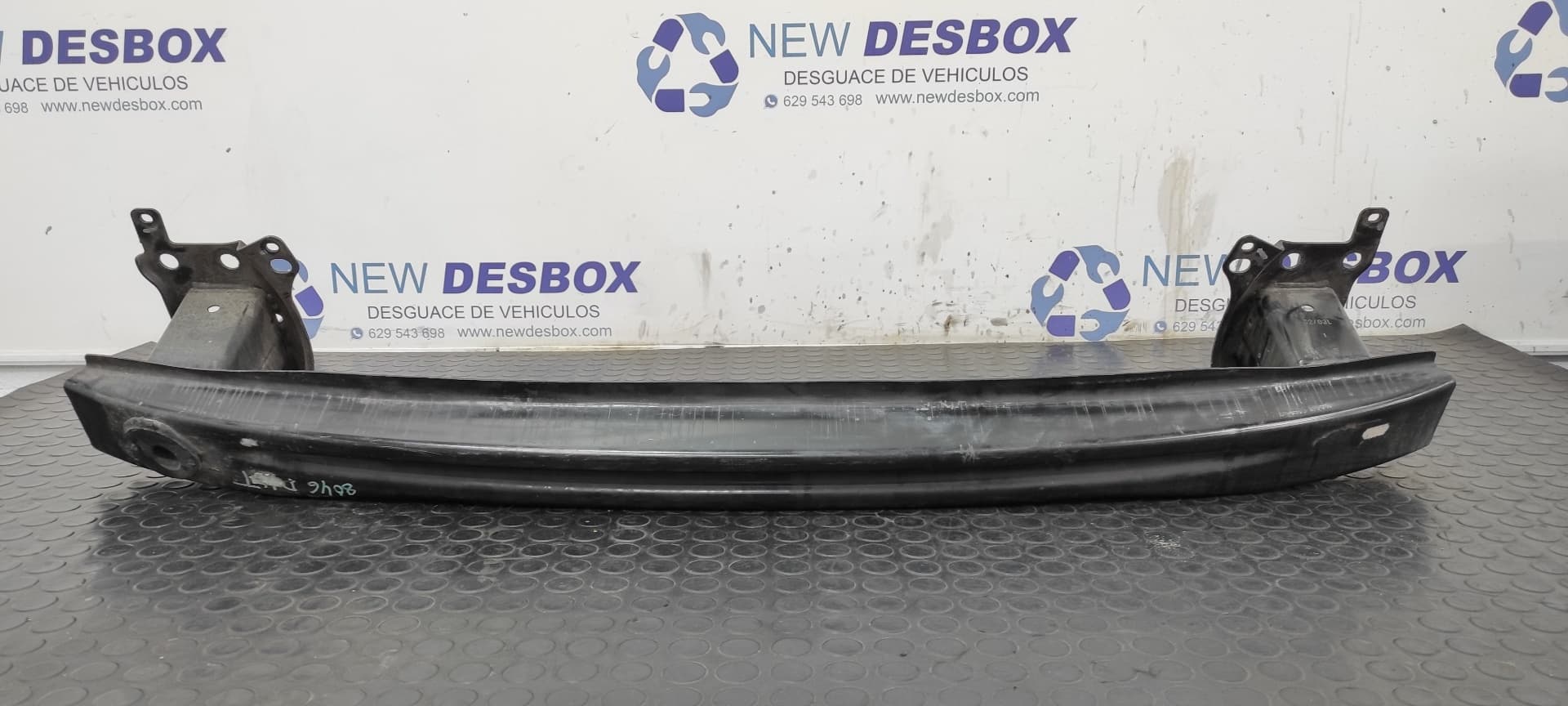Recambio de REFUERZO PARAGOLPES DELANTERO para VOLKSWAGEN CADDY KA/KB (2K) Furgón Economy BLS referencia OEM IAM    - BLANCO
