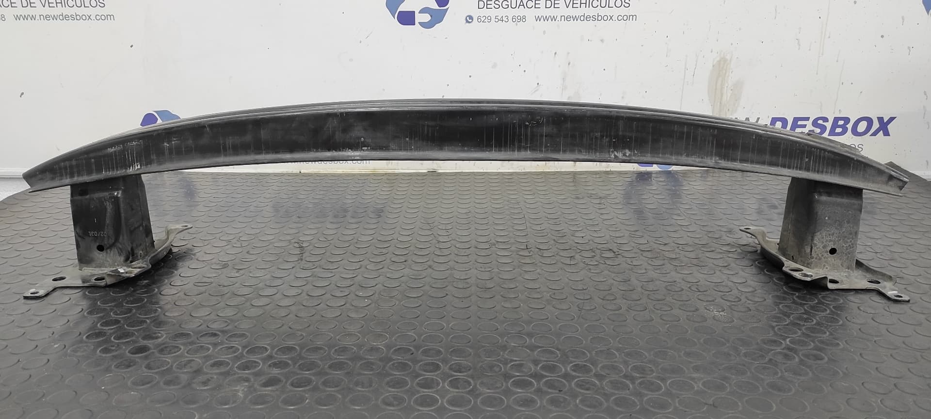 Recambio de REFUERZO PARAGOLPES DELANTERO para VOLKSWAGEN CADDY KA/KB (2K) Furgón Economy BLS referencia OEM IAM    - BLANCO 2
